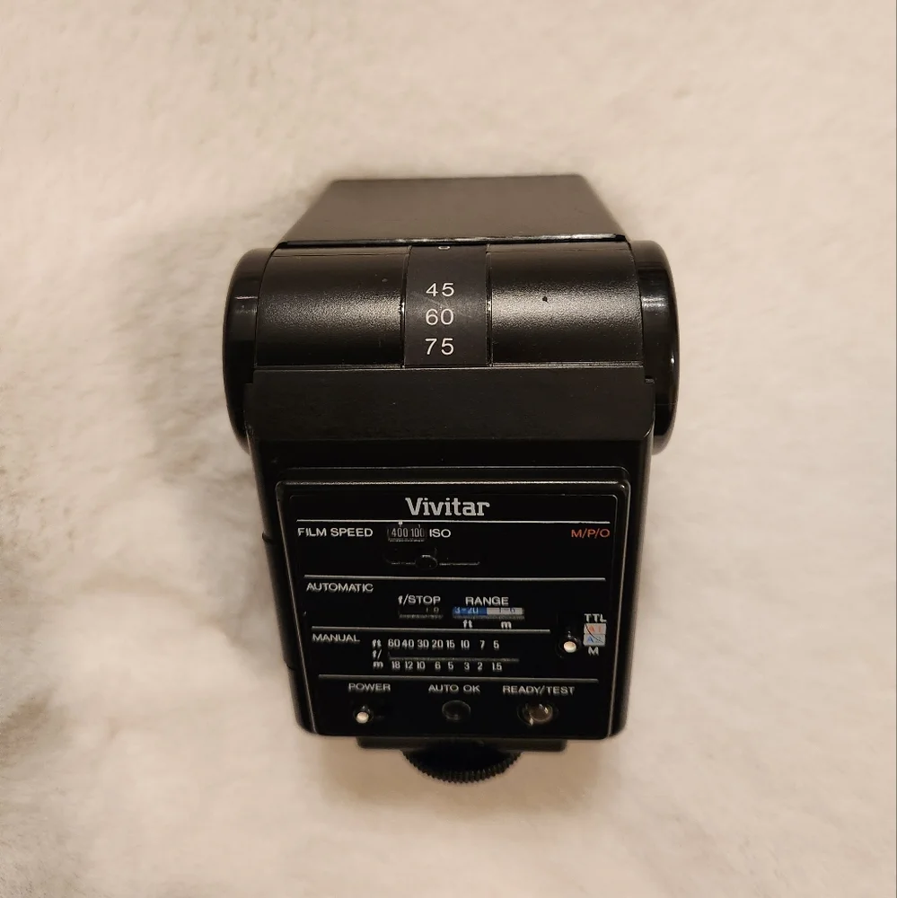 Vivitar Auto Thyristor 550FD Shoe Mount Camera Flash Untested